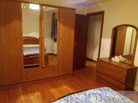 Foto 2 de Piso en venta en Sarria de 3 habitaciones con calefacción
