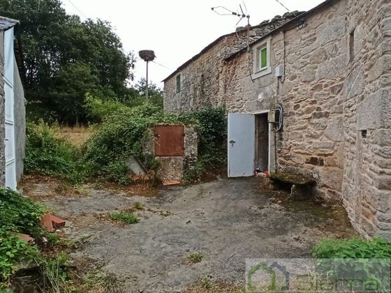 Foto 2 de Chalet en venta en Sarria de 2 habitaciones con garaje y calefacción