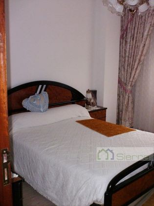 Foto 2 de Pis en venda a Sarria de 4 habitacions amb terrassa i calefacció