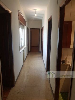 Foto 2 de Piso en venta en Sarria de 4 habitaciones con calefacción y ascensor