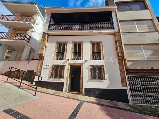 Foto 1 de Casa adossada en venda a calle Cerona de 7 habitacions amb terrassa i calefacció