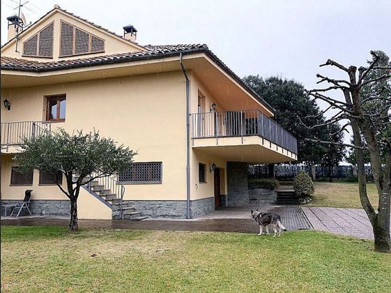 Foto 1 de Casa en venta en Sant Vicenç de Torelló de 5 habitaciones con piscina y jardín