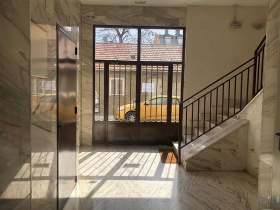 Foto 2 de Venta de piso en Villalba Estación de 3 habitaciones con calefacción y ascensor