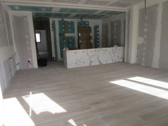 Foto 2 de Piso en venta en Mejorada del Campo de 2 habitaciones con garaje y aire acondicionado