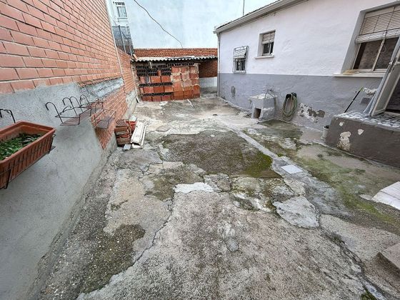Foto 2 de Casa en venta en Mejorada del Campo de 2 habitaciones con garaje y jardín