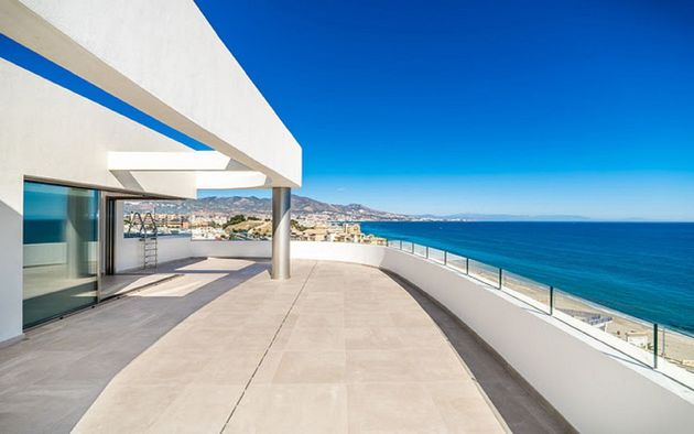 Foto 2 de Àtic en venda a calle Cala Mijas de 3 habitacions amb terrassa i piscina
