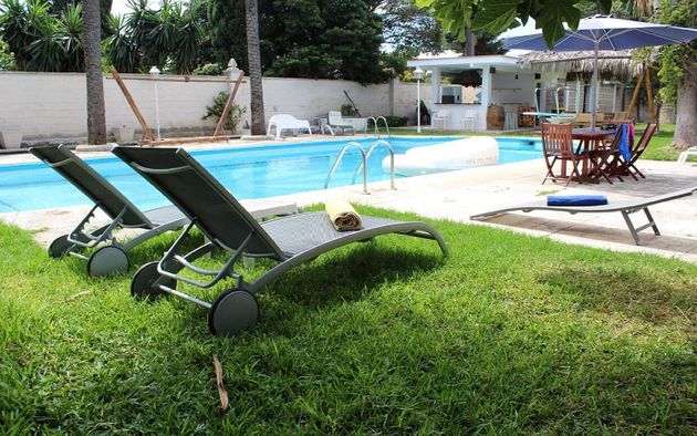 Foto 2 de Xalet en venda a El Pinillo de 6 habitacions amb terrassa i piscina