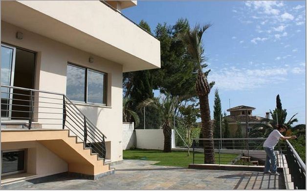 Foto 2 de Casa en venda a Pinares de San Antón de 5 habitacions amb terrassa i garatge