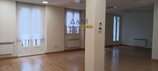 Foto 1 de Oficina en alquiler en Centro - Valladolid con aire acondicionado y calefacción