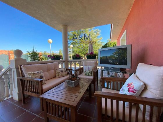 Foto 1 de Venta de chalet en Tudela de Duero de 4 habitaciones con terraza y piscina