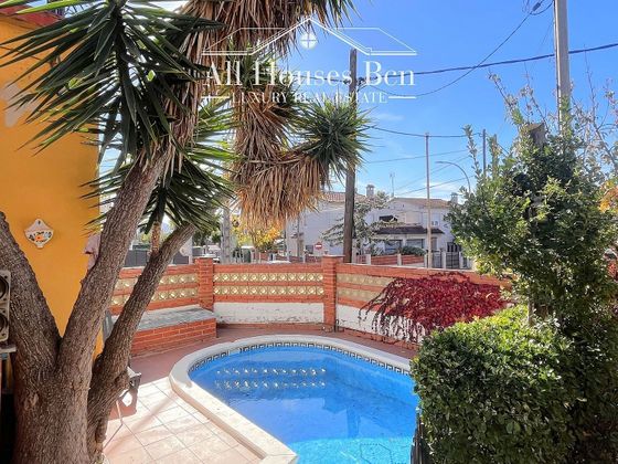 Foto 1 de Chalet en venta en Parets del Vallès de 4 habitaciones con terraza y piscina