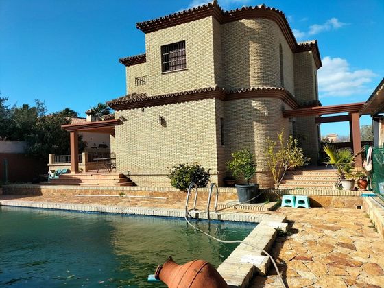 Foto 1 de Xalet en venda a Núcleo Urbano de 5 habitacions amb terrassa i piscina