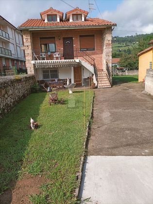 Foto 2 de Casa en venta en Corrales de Buelna (Los) de 5 habitaciones con terraza y garaje