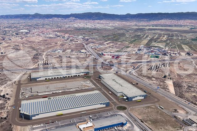 Foto 1 de Nau en lloguer a calle Industria de la Madera de 23500 m²