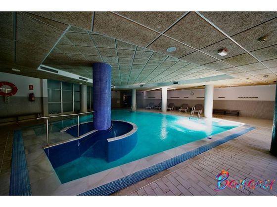 Foto 2 de Alquiler de piso en El Padrón - El Velerín - Voladilla de 1 habitación con terraza y piscina