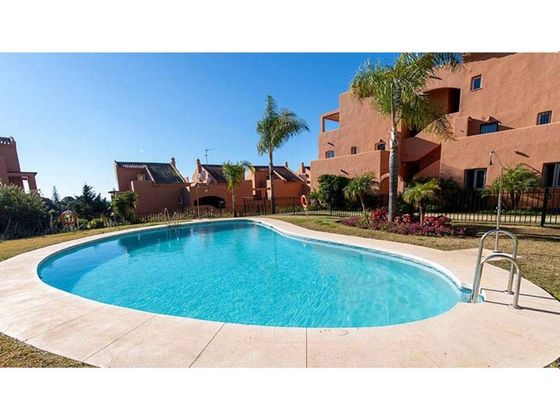Foto 2 de Pis en venda a calle Los Lagos de Santa Maria Golf de 3 habitacions amb terrassa i piscina