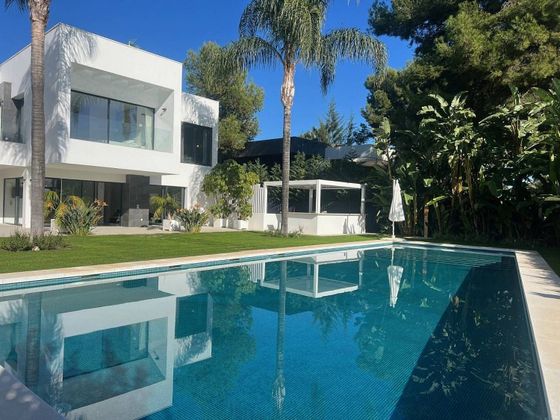 Foto 2 de Casa en venda a calle Pizarra de 6 habitacions amb terrassa i piscina