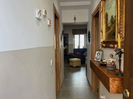 Foto 2 de Casa en venda a calle Zaragoza de 4 habitacions amb terrassa i garatge