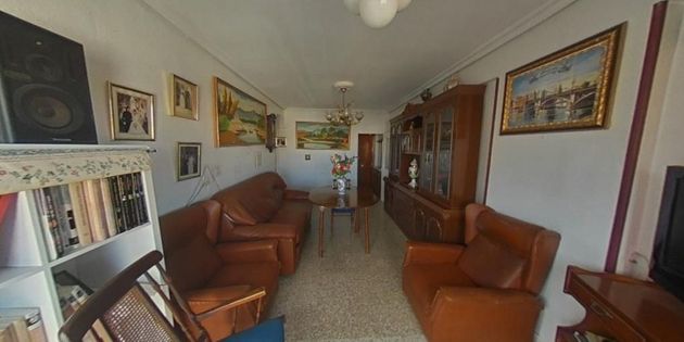 Foto 2 de Pis en venda a Triana Oeste de 4 habitacions amb terrassa i garatge