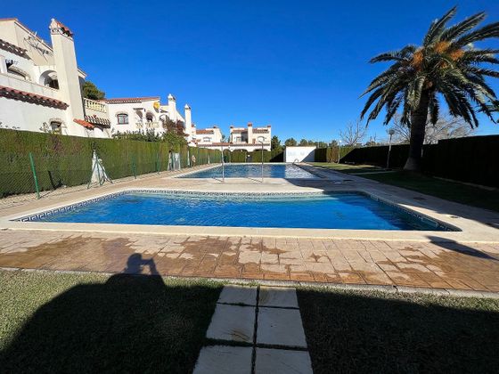 Foto 2 de Casa adossada en venda a avenida De Casalot de 3 habitacions amb terrassa i piscina