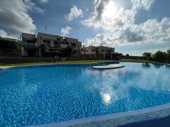 Foto 1 de Ático en venta en calle Del Bertran de Castellet de 2 habitaciones con terraza y piscina