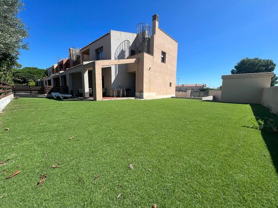 Foto 1 de Casa en venda a calle De Mallorca de 3 habitacions amb terrassa i piscina