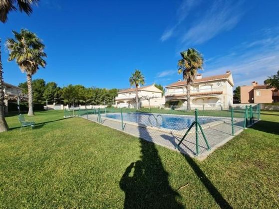 Foto 1 de Piso en venta en urbanización Casalot de 2 habitaciones con terraza y piscina