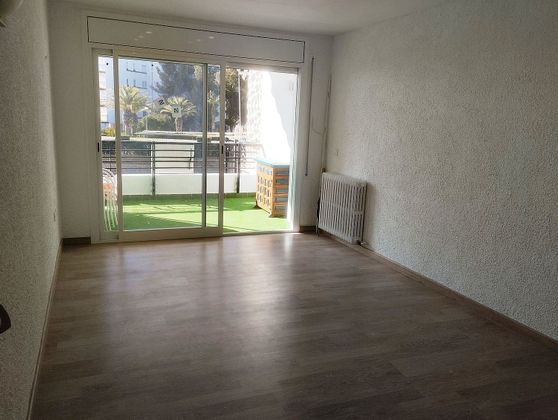 Foto 2 de Venta de piso en paseo Del Mediterrani de 1 habitación con terraza y piscina