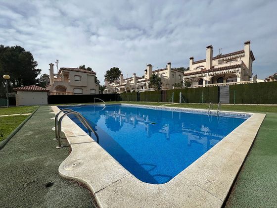 Foto 1 de Casa en venta en urbanización Casalot de 3 habitaciones con terraza y piscina