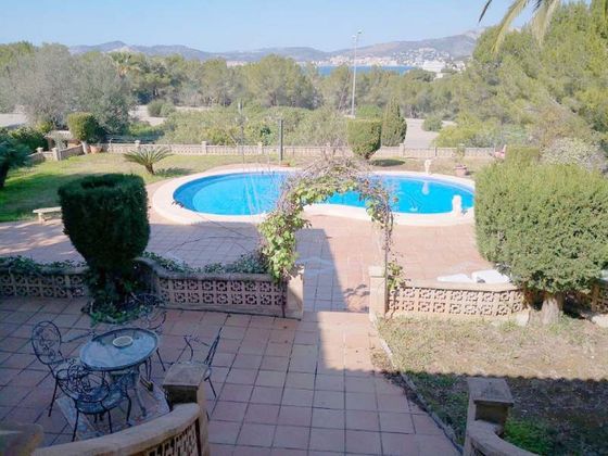 Foto 1 de Chalet en venta en Santa Ponça de 5 habitaciones con terraza y piscina
