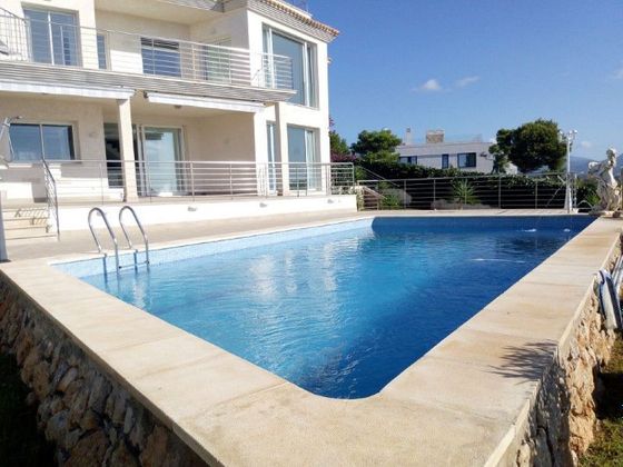 Foto 1 de Chalet en alquiler en Santa Ponça de 4 habitaciones con terraza y piscina