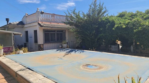 Foto 2 de Venta de chalet en Nuevo Baztán - pueblo de 4 habitaciones con terraza y piscina