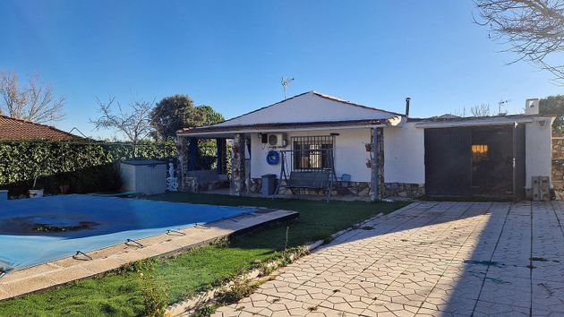 Foto 2 de Xalet en venda a Loranca de Tajuña de 3 habitacions amb piscina i garatge