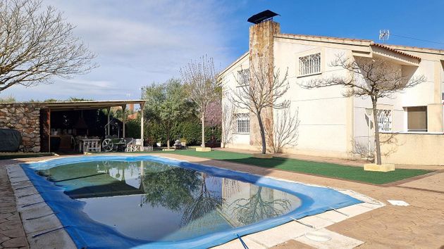 Foto 2 de Chalet en venta en Eurovillas de 5 habitaciones con terraza y piscina