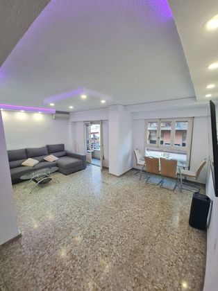 Foto 1 de Piso en venta en calle Jaime Segarra de 3 habitaciones con balcón y aire acondicionado