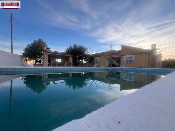 Foto 1 de Casa en venda a calle Miranda de 5 habitacions amb terrassa i piscina