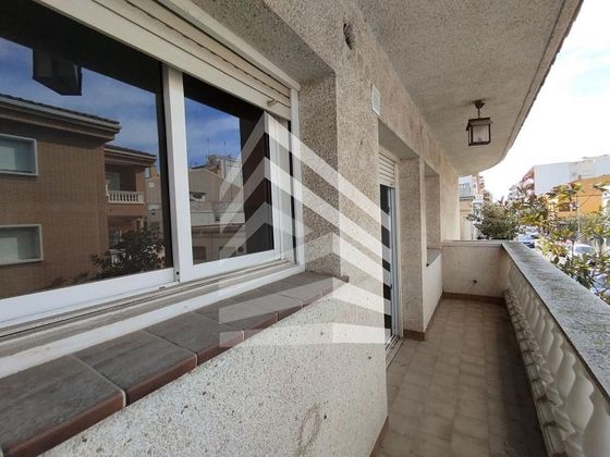 Foto 1 de Piso en venta en Centre - Pineda de Mar de 5 habitaciones con terraza y balcón
