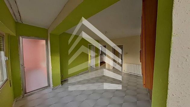 Foto 2 de Piso en venta en El Raval - Safaretjos de 3 habitaciones con balcón y calefacción