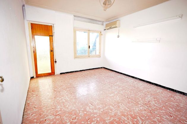 Foto 2 de Venta de piso en calle Luis Galiana de 4 habitaciones con terraza