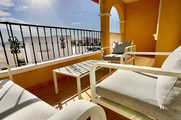 Foto 1 de Piso en alquiler en calle Pais Valenciano de 2 habitaciones con terraza y piscina