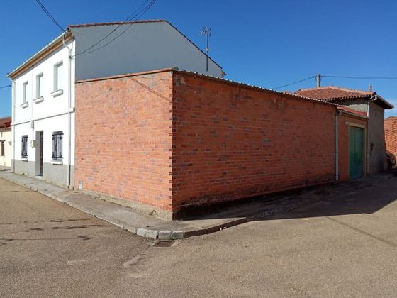 Foto 2 de Venta de casa en Pozuelo del Páramo de 7 habitaciones con terraza y garaje