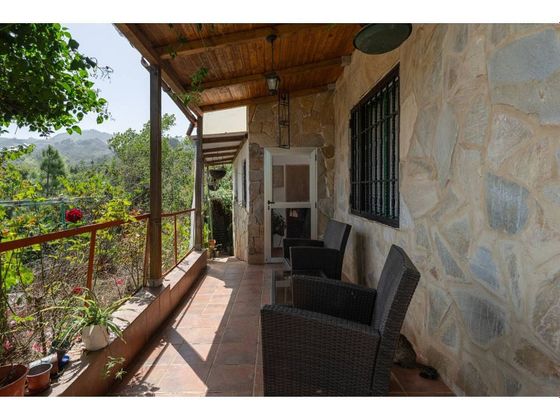 Foto 1 de Casa en venda a Moya de 4 habitacions amb terrassa