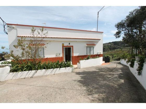 Foto 1 de Casa en venta en Santa María de Guía de 4 habitaciones con terraza y jardín