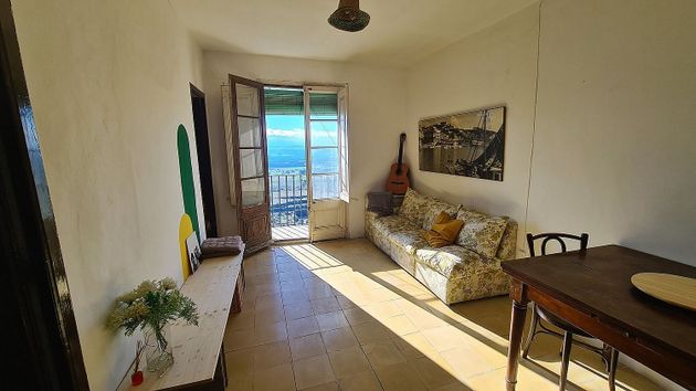 Foto 1 de Casa en venta en travesía Castella de 5 habitaciones con jardín y balcón