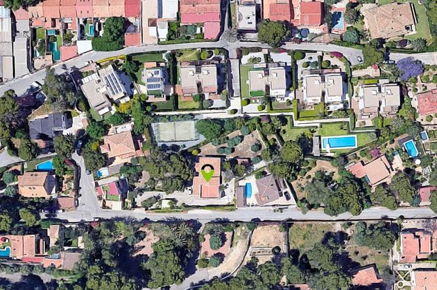 Foto 2 de Xalet en venda a calle Publicista Víctor Viñés de 5 habitacions amb terrassa i jardí