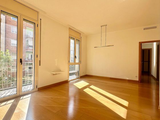 Foto 2 de Pis en venda a calle De Calàbria de 4 habitacions amb terrassa i garatge