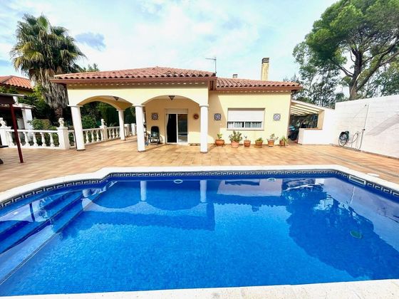 Foto 1 de Xalet en venda a Torre Valentina-Mas Vilar de La Mutxada-Treumal de 4 habitacions amb terrassa i piscina