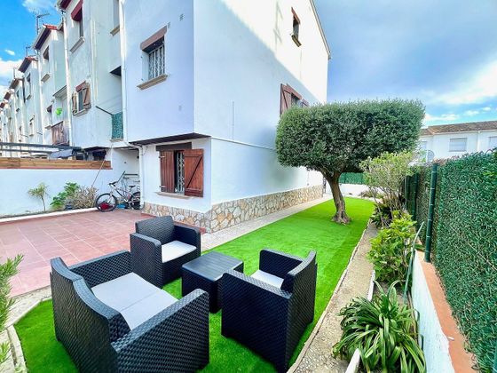 Foto 1 de Casa en venda a Vilamalla de 4 habitacions amb terrassa i garatge
