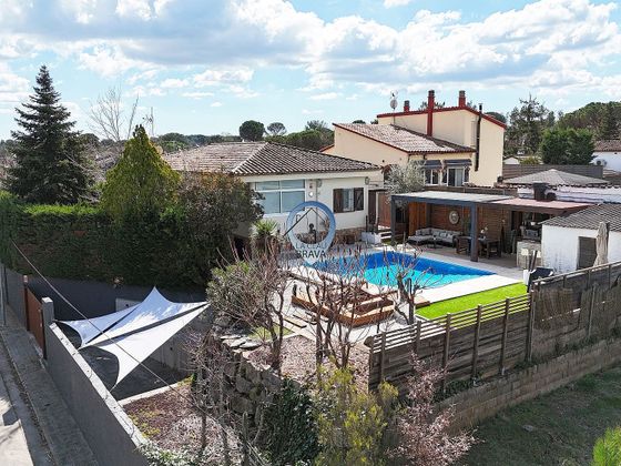 Foto 1 de Xalet en venda a Santa Coloma de Farners de 3 habitacions amb terrassa i piscina