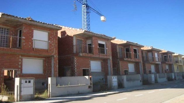Foto 1 de Edifici en venda a Caudete de las Fuentes de 1790 m²